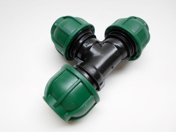 31da783a38bc56232b653711c3eac80c660bd6bb PE-T-Stück 25-25-25 mm, verschraubt (Box27)