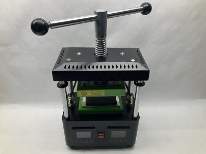 3ab6479f47489991d9e2c22dcbbb5b6f71569c58 Rosin Tech Twist Rosinpresse 2,2t 5 x10cm Pressfläche