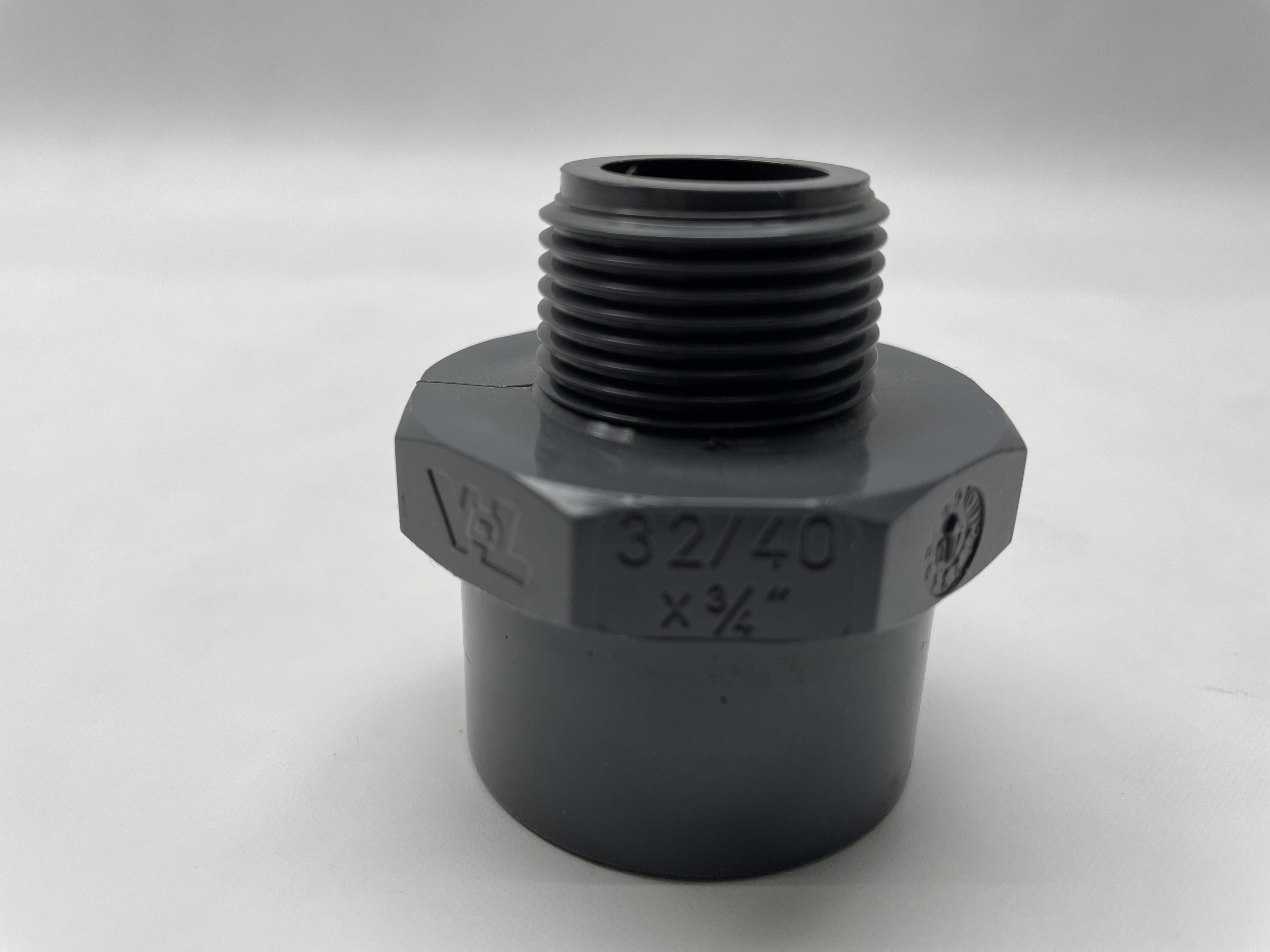 PVC-Anschlussverschraubung 3/4 Zoll AG x 40 mm (Box135)