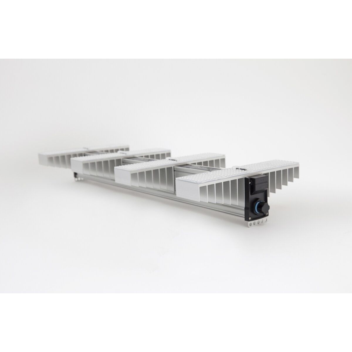 332b6e56156aac4062b56435d1d4b22de4faa7a6 SANlight EVO 4-120 250 W SN: #P